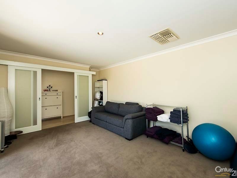 49 Carina Circle, Halls Head WA 6210