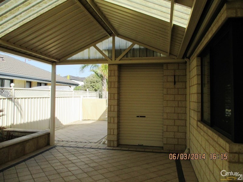 18 Suncrest Meander, Meadow Springs WA 6210