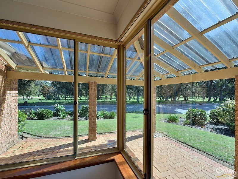 1 Dale Close, Halls Head WA 6210