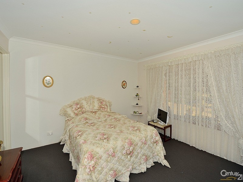 1 Dale Close, Halls Head WA 6210