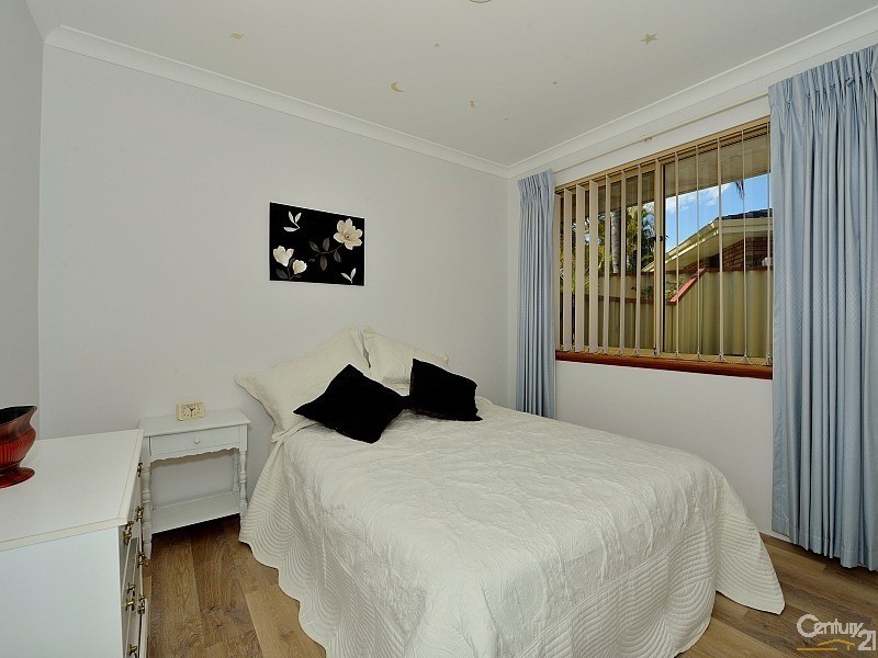 1 Dale Close, Halls Head WA 6210