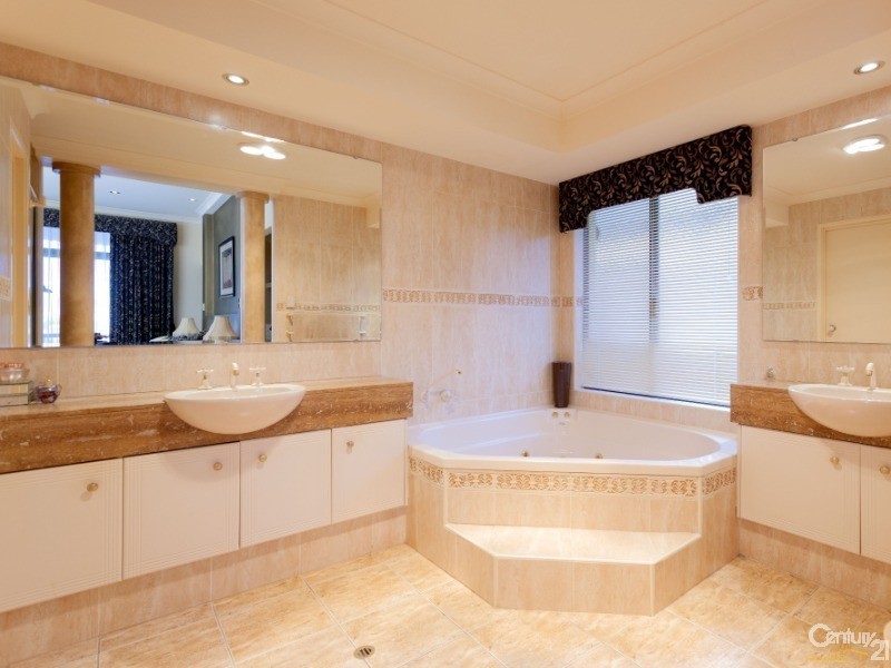 5 Fistina Ramble, Halls Head WA 6210