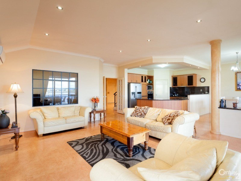 5 Fistina Ramble, Halls Head WA 6210