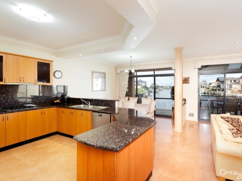 5 Fistina Ramble, Halls Head WA 6210