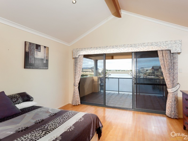 5 Fistina Ramble, Halls Head WA 6210