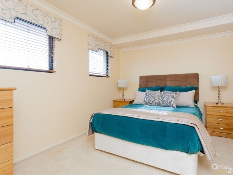 5 Fistina Ramble, Halls Head WA 6210