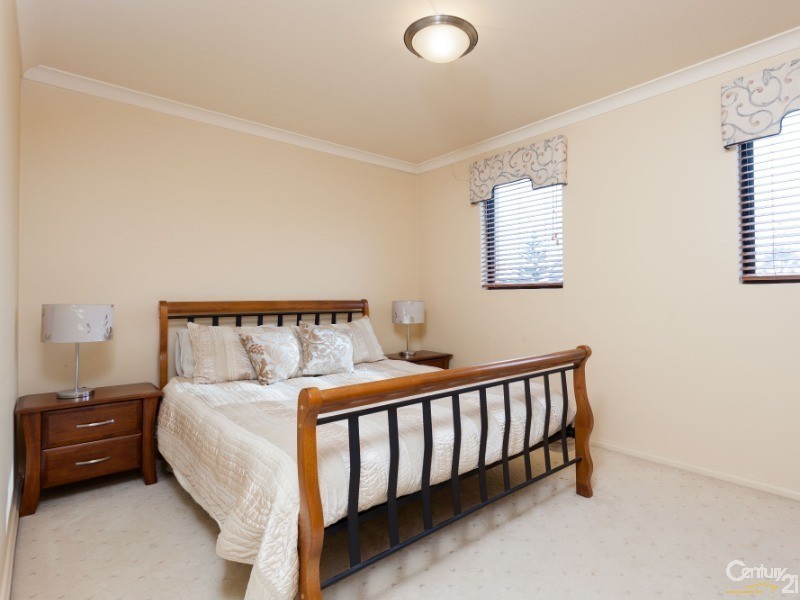 5 Fistina Ramble, Halls Head WA 6210