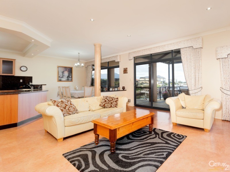 5 Fistina Ramble, Halls Head WA 6210