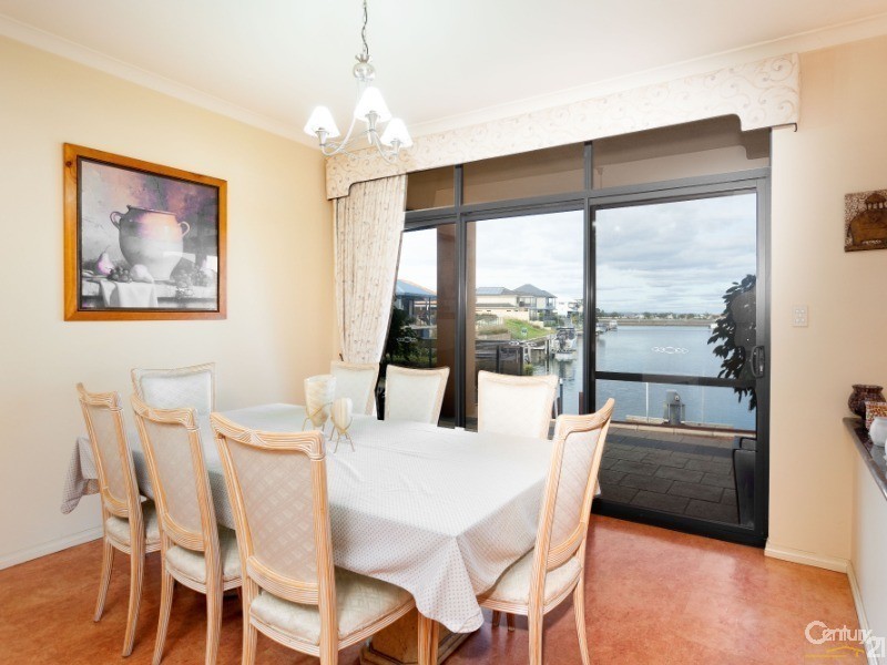 5 Fistina Ramble, Halls Head WA 6210