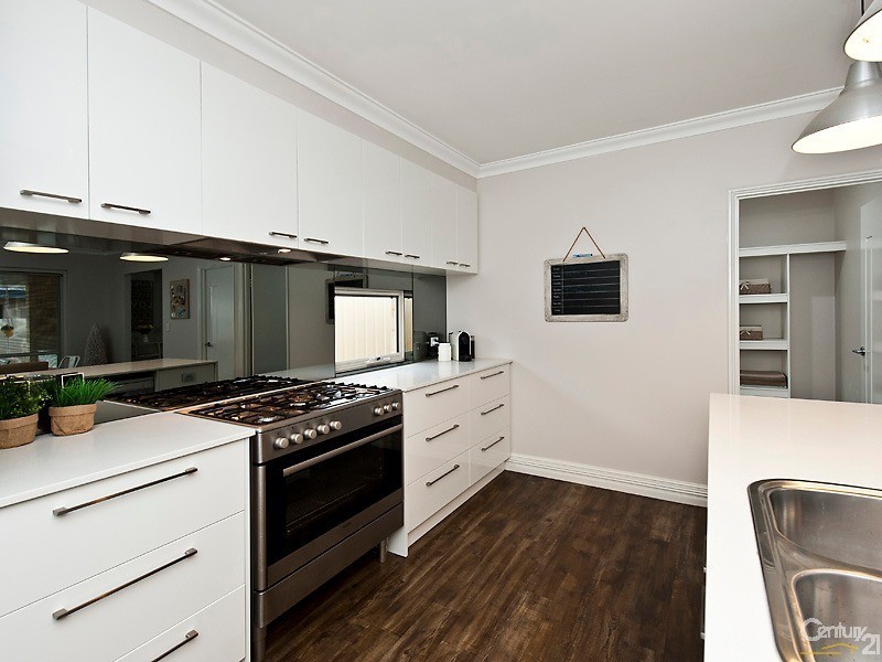 76 Caspian Drive, Wannanup WA 6210