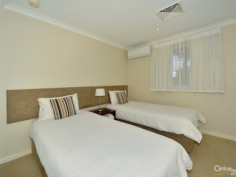 2/40 Marina Quay Drive, Erskine WA 6210