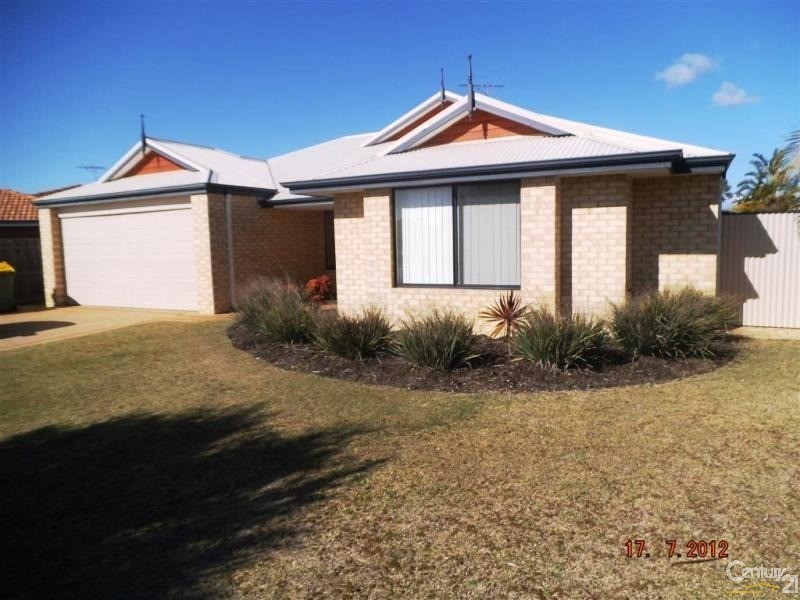 15 Whitegum Pass, Halls Head WA 6210