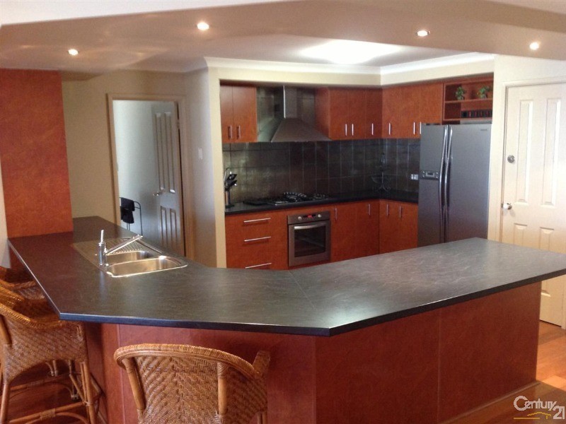 14 Trade Winds Retreat, Dudley Park WA 6210