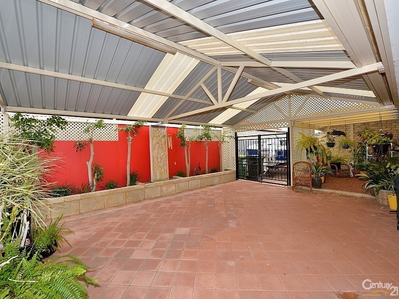 158 Peelwood Parade, Halls Head WA 6210