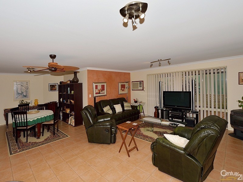 158 Peelwood Parade, Halls Head WA 6210