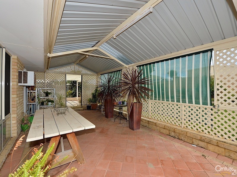 158 Peelwood Parade, Halls Head WA 6210