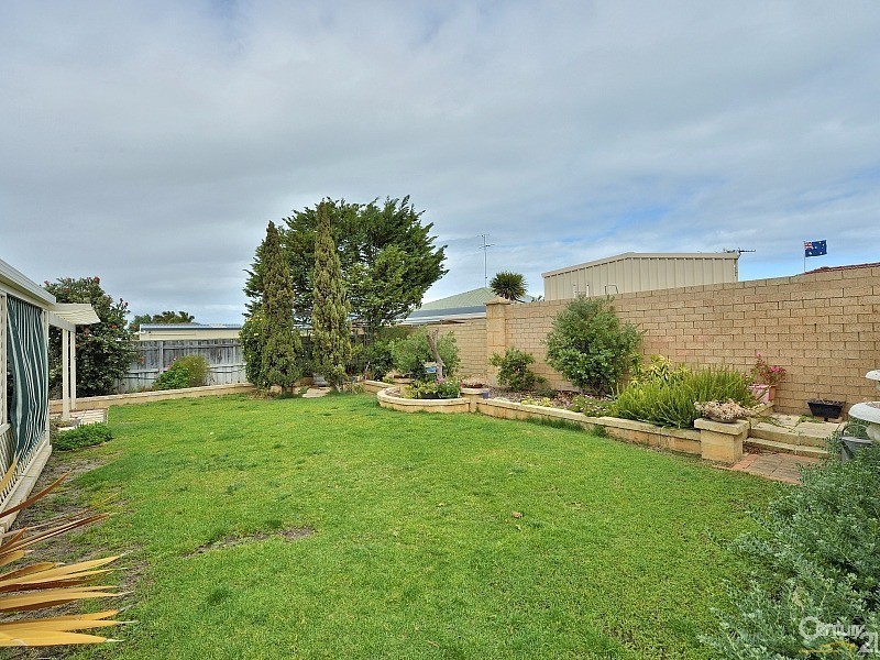 158 Peelwood Parade, Halls Head WA 6210