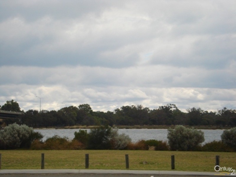 61 Waterside Drive, Dudley Park WA 6210