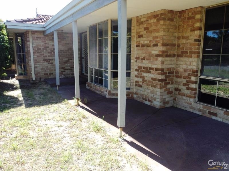 15 Fairway Crescent, Meadow Springs WA 6210