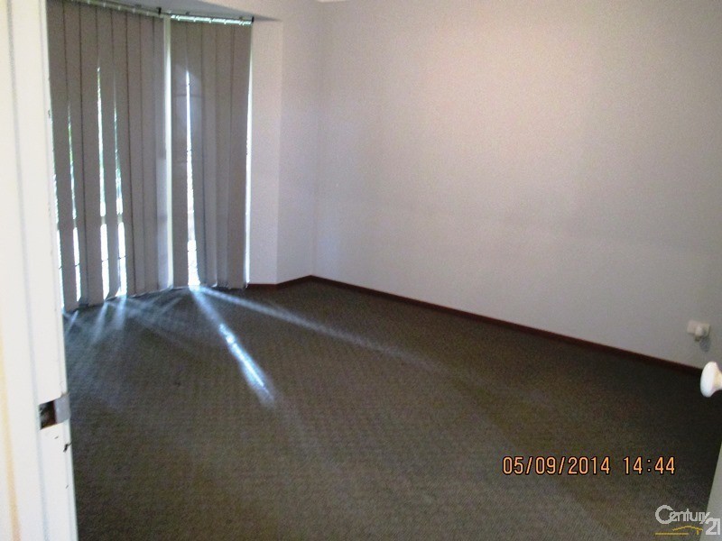 15 Fairway Crescent, Meadow Springs WA 6210