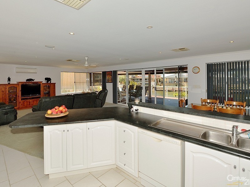 73 Allambi Way, South Yunderup WA 6208