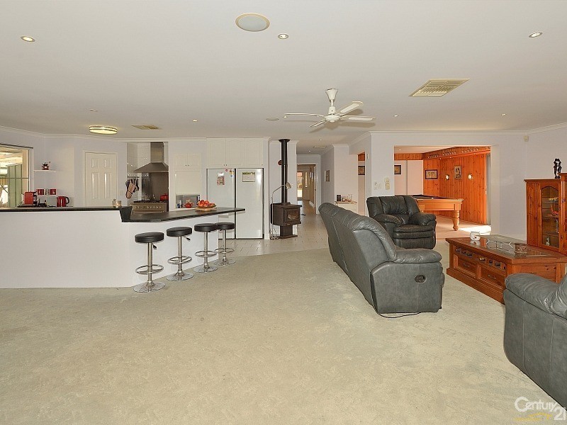 73 Allambi Way, South Yunderup WA 6208