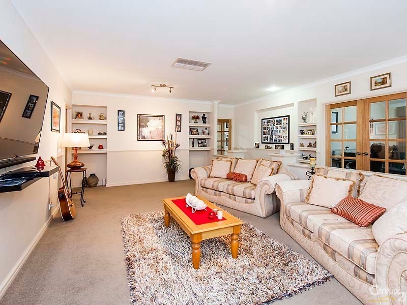 169 Peelwood Parade, Halls Head WA 6210