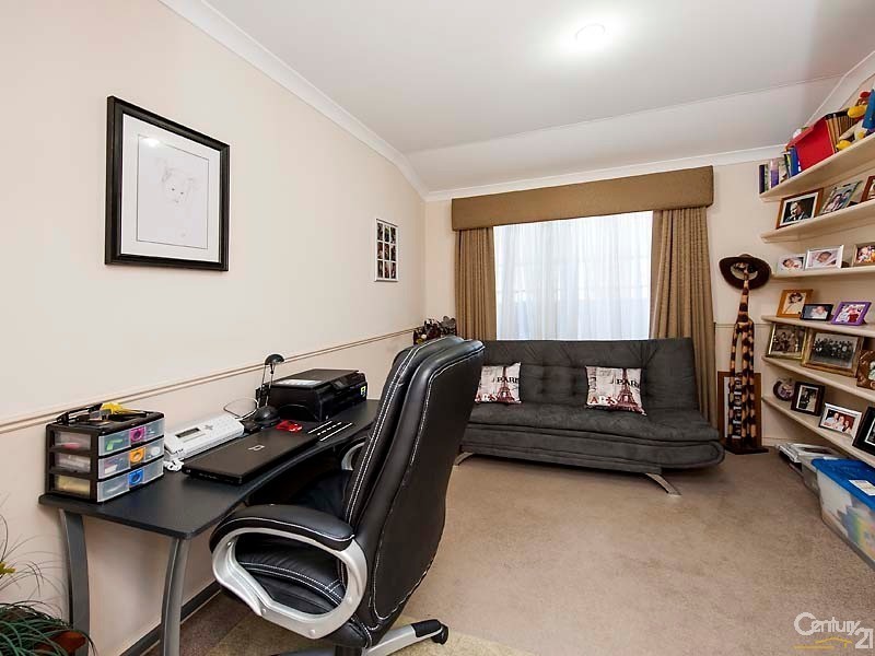 169 Peelwood Parade, Halls Head WA 6210