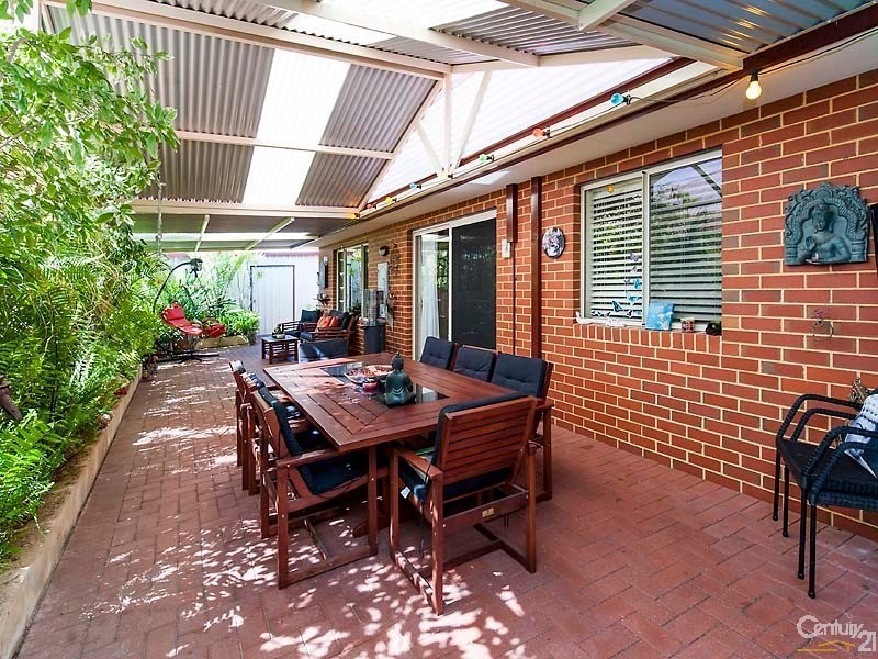 169 Peelwood Parade, Halls Head WA 6210