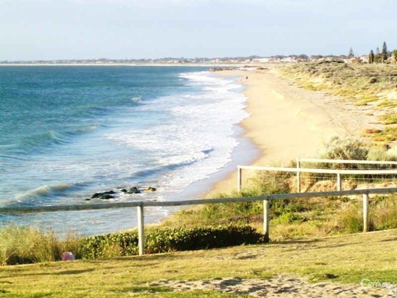 1/8 Beam Road, Silver Sands WA 6210