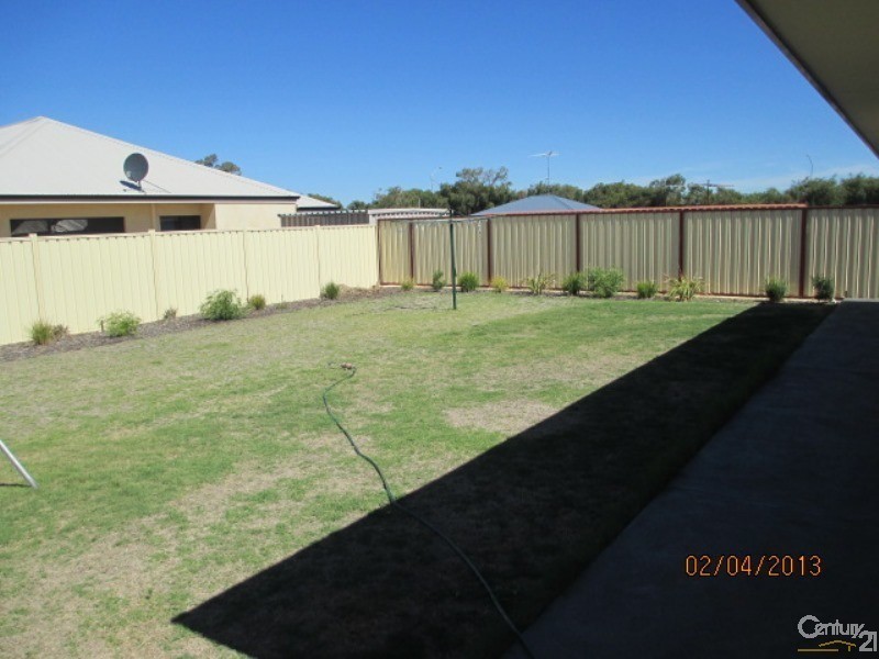 13 Cuballing Retreat, Dawesville WA 6211