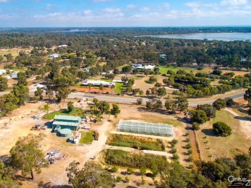 18 Peaceful Waters Drive, Barragup WA 6209