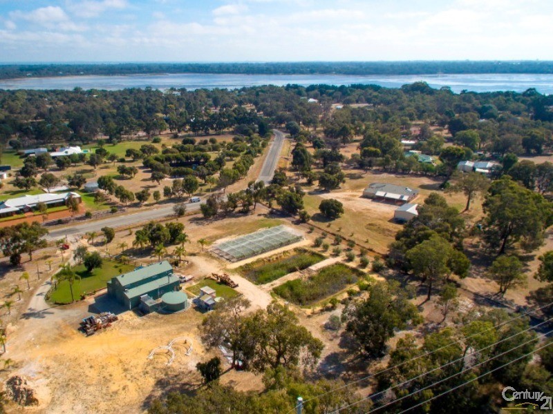 18 Peaceful Waters Drive, Barragup WA 6209