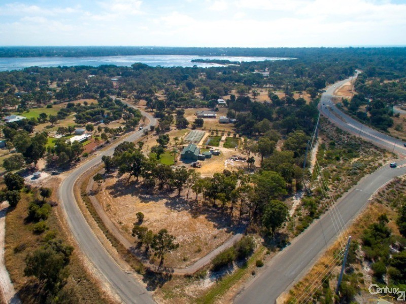 18 Peaceful Waters Drive, Barragup WA 6209
