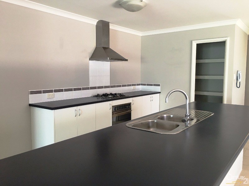 81 Hudson Drive, Dudley Park WA 6210