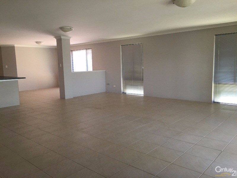 81 Hudson Drive, Dudley Park WA 6210