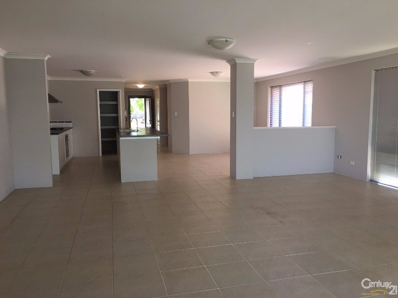 81 Hudson Drive, Dudley Park WA 6210