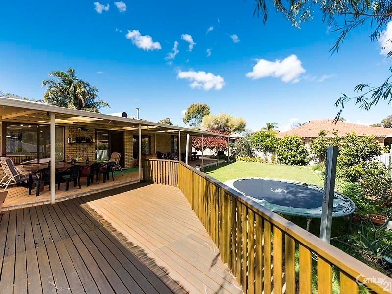 49 Carina Circle, Halls Head WA 6210