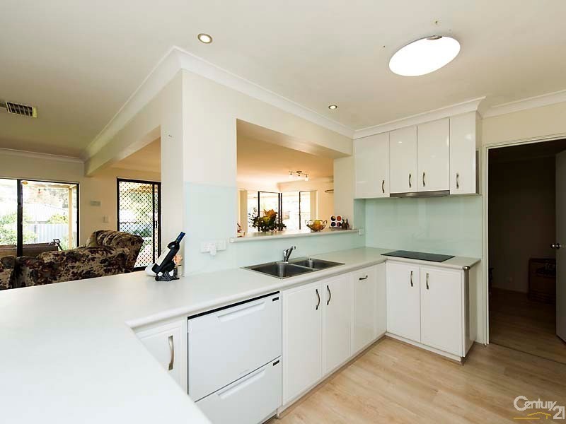 49 Carina Circle, Halls Head WA 6210