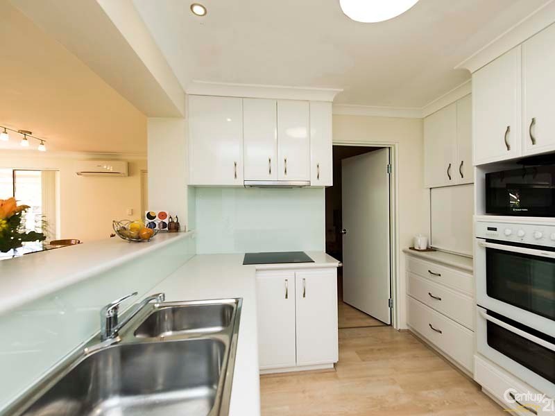 49 Carina Circle, Halls Head WA 6210