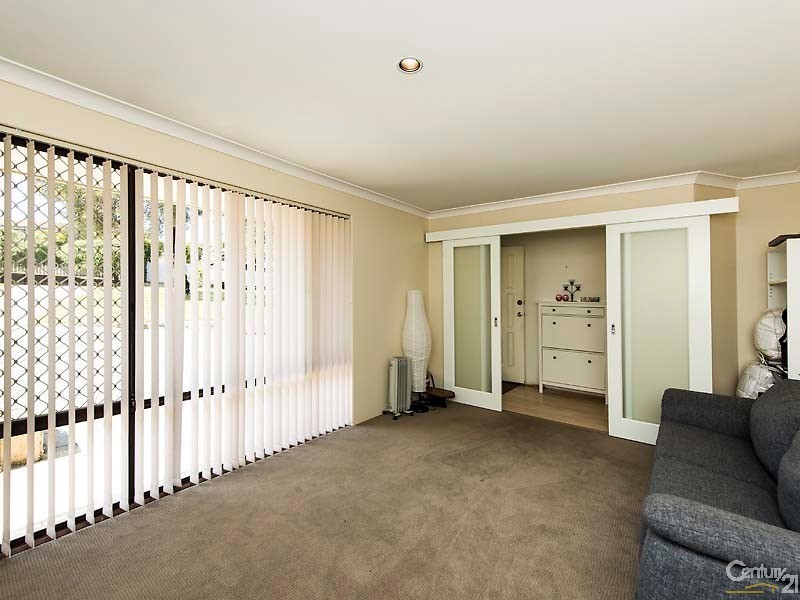 49 Carina Circle, Halls Head WA 6210