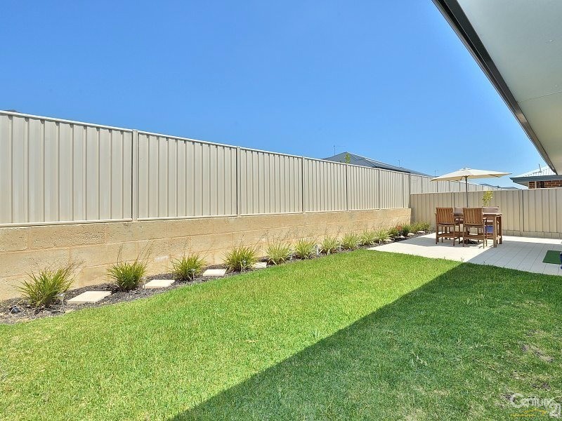 32 Longmeadow Vista, Meadow Springs WA 6210