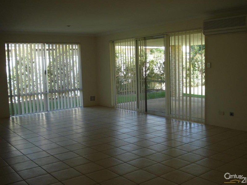 40 Ravendale Drive, Dudley Park WA 6210
