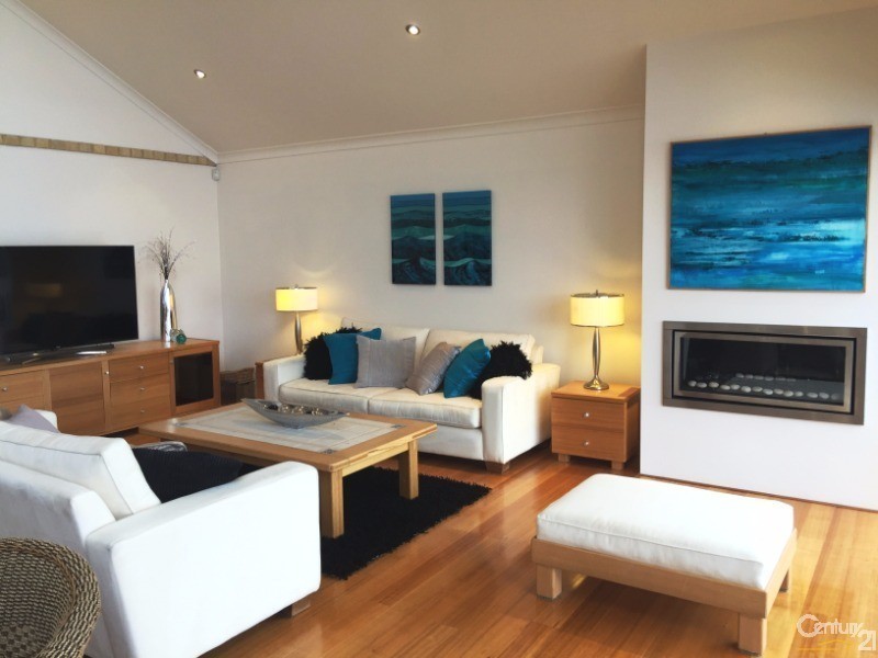 13 Brindabella Crescent, Halls Head WA 6210