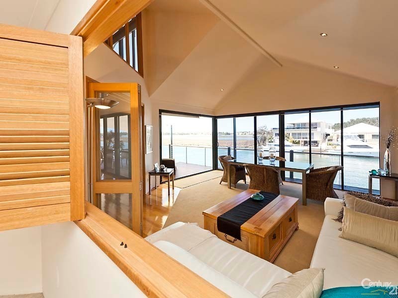 13 Brindabella Crescent, Halls Head WA 6210