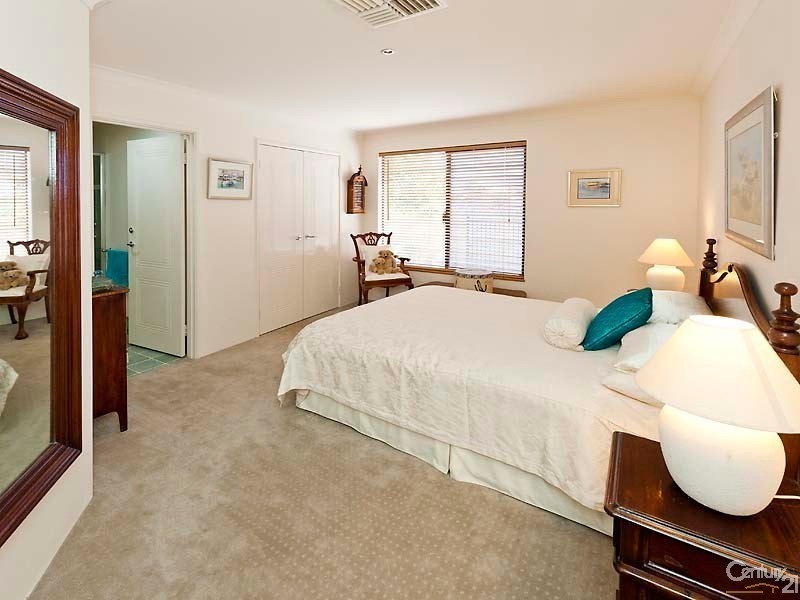 13 Brindabella Crescent, Halls Head WA 6210