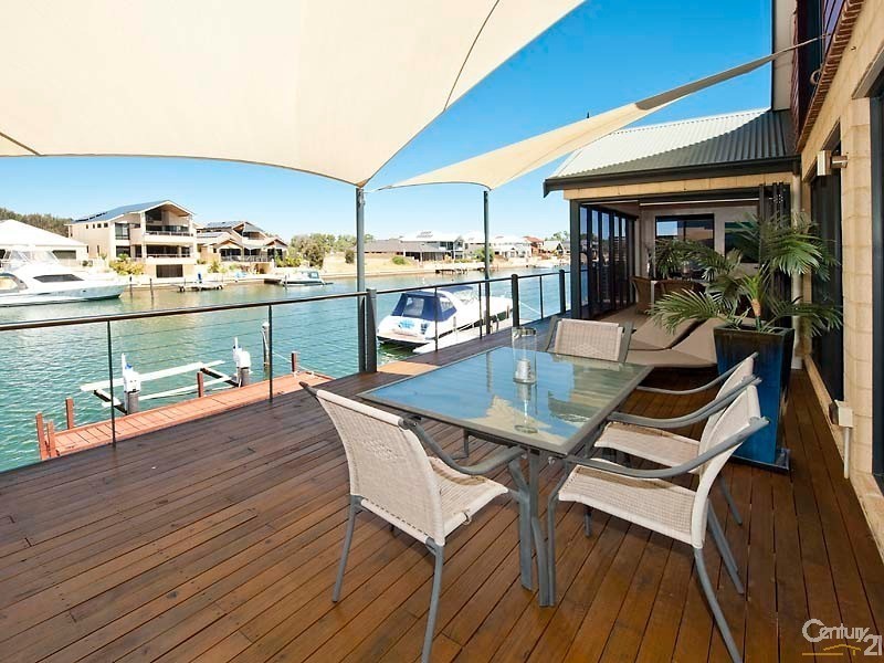 13 Brindabella Crescent, Halls Head WA 6210