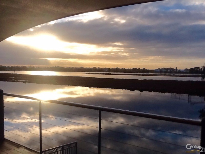 13 Brindabella Crescent, Halls Head WA 6210