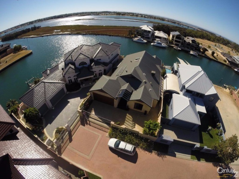 13 Brindabella Crescent, Halls Head WA 6210