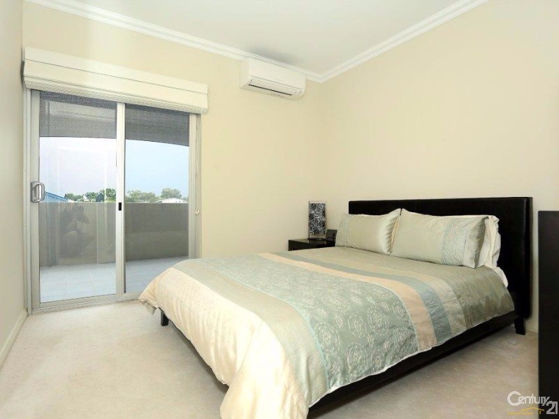 21B Oversby Street, Halls Head WA 6210